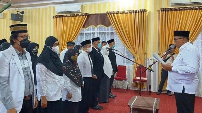 Bupati Aceh Singkil Lantik Direktur RSUD dan Belasan Pejabat Lainnya
