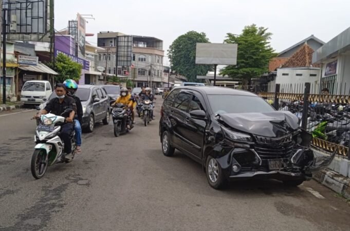 Kasat Lantas Polres Ciko : Insiden Laka Lantas Depan Stasiun Parujakan, 3 Korban Dirawat di RS Pelabuhan