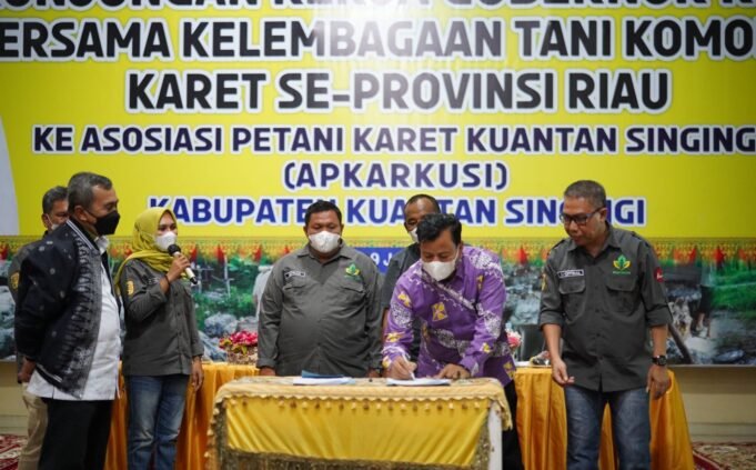 Plt Bupati Kuansing Suhardiman Amby, Dorong Peningkatan Harga Karet Melalui Apkarkusi