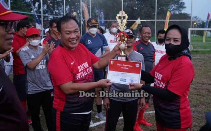 Resmikan Lapangan Futsal BMW Sport Center Menggala, Ini Ucapan dan Pesan Bupati Winarti
