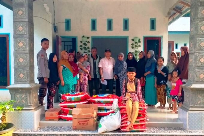 PKS PT PCR Salurkan Bantuan Sembako ke Warga Sekitar