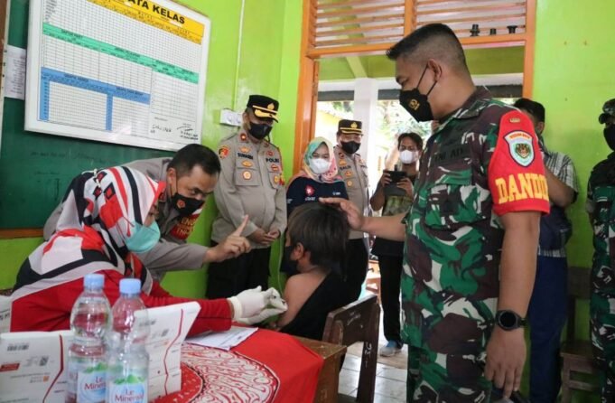 Pantau Vaksinasi Anak, Dandim 0616 Indramayu Pastikan Berjalan Lancar