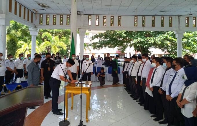 Sekda Kabupaten Konawe, Lantik 294 Pejabat Esalon IV Struktural ke Fungsional