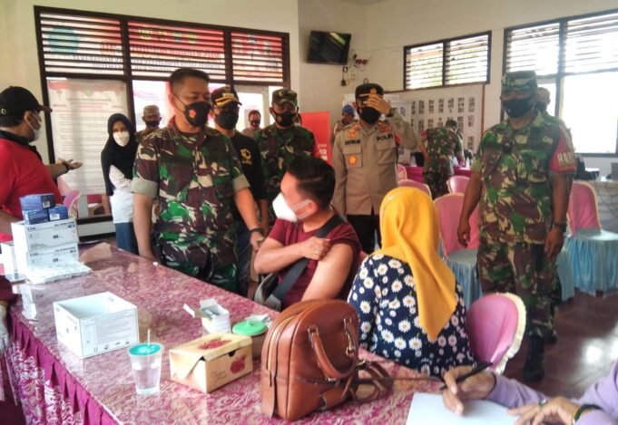 Vaksinasi Mobile Kodim 0616/Indramayu Dilakukan Secara Humanis