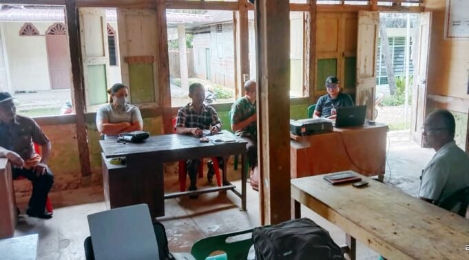 BPD Desa Sisobahili I Tanoseo Kecamatan Hiliduho Lakukan Monitoring di Kantor Kepala Desa