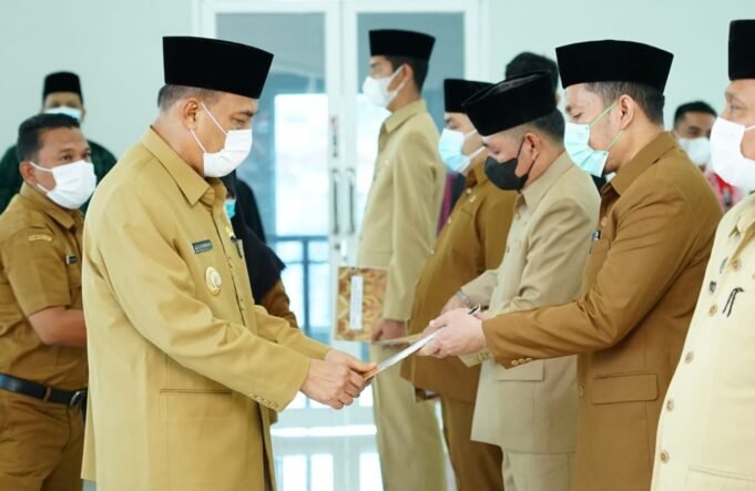 Wali Kota Lantik 61 Pejabat Administrator dan Pengawasan di Lingkungan Pemko Tebingtinggi