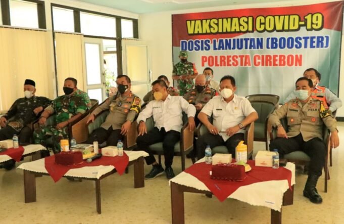 Kapolresta Cirebon Hadiri Zoom Meeting Vaksinasi Serentak Bersama Kabareskrim