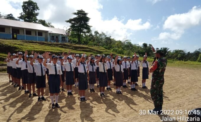 Koramil 10/Lolowau Laksanakan Sosialisasi Salam Pancasila di SMPN 3 Ulunoyo Nias Selatan