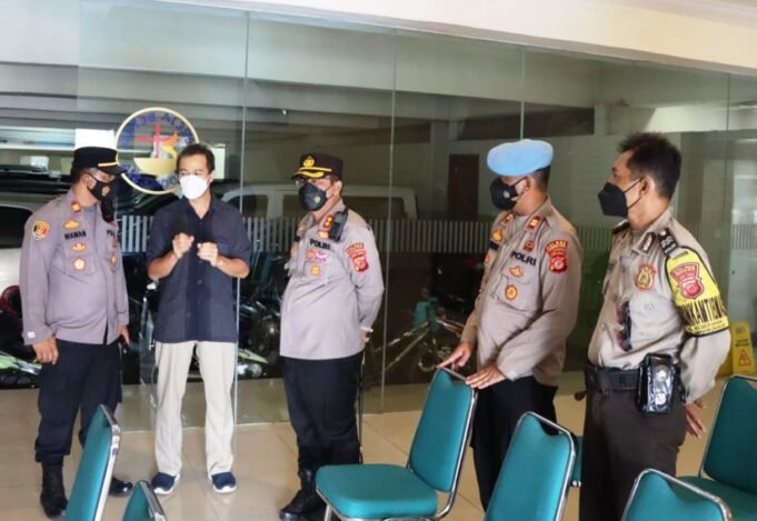 Kapolres Cirebon Kota, Kunjungi Beberapa Gereja yang Melaksanakan Ibadah di Hari Minggu