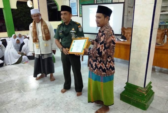 Pasi Ops Kodim 0103/Aut Beri Motivasi Bela Negara Kepada Kaula muda di Pesantren Al Madinatuddiniah Syamsudduha