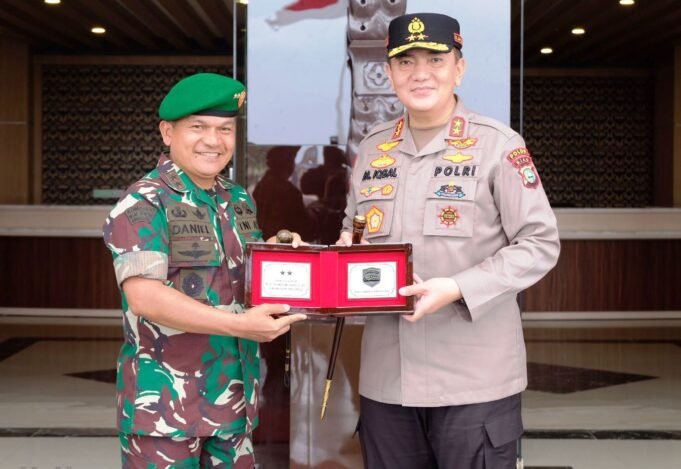 Berkunjung ke Polda Riau, Pangdam I BB Sampaikan Apresiasi Jalinan Sinergitas TNI Polri