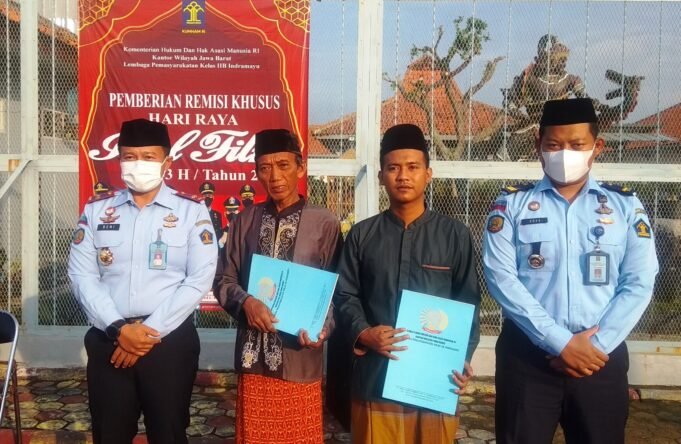 Usai Sholat Ied, Lapas Kelas 2B Indramayu Berikan Remisi Bebas Kepada 2 Narapidana