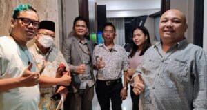 Advokat Arnol Sinaga : Sebaiknya Razman Arif Nasution Minta Maaf, Kalau Ngaku Pengacara Budi Gunawan