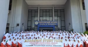 Pondok Pesantren Darul Amanah Kunjungi FIB Universitas Airlangga Surabaya