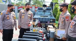 Persiapan Pemilu 2024, Puslitbang Polri Cek Peralatan Dalmas dan PHH Polres Gresik