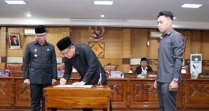DPRD OKU GelarRapat Paripurna Pembahasan Raperda PJP APBD TA 2021