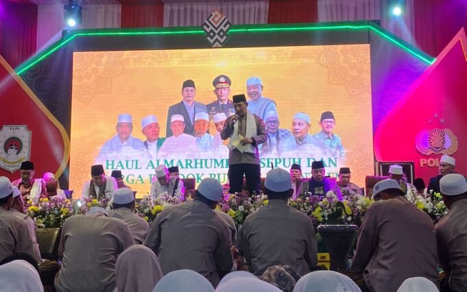 Kapolri Ajak Santri Pondok Buntet Pesantren Jaga Persatuan dan Kesatuan NKRI