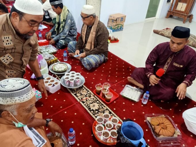 Bubur Syura Tradisi 10 Muharram di Masjid Nuruttaqwa Karema Selatan