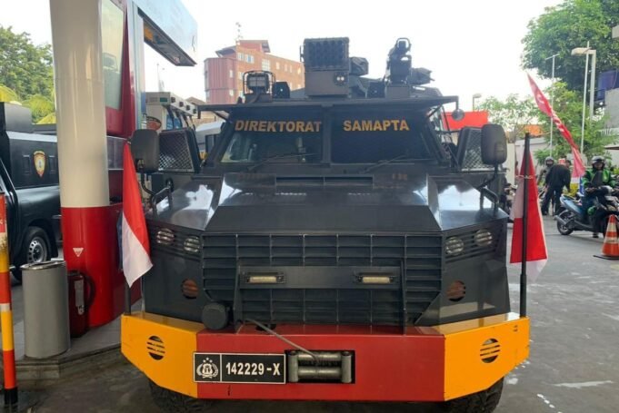 Kapolda Jatim Perintahkan Seluruh Jajaran Memasang Bendera Merah Putih Sejak 1 Agustus 2022
