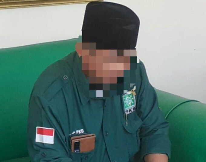 Pakai Atribut Partai, ASN Hadir Dalam Kegiatan Salah Satu Partai Politik