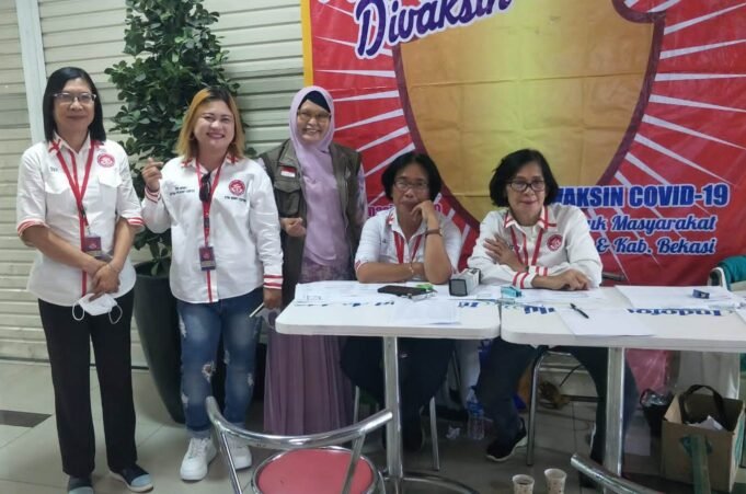 Yayasan Stin Henny Center, BBHAR PDI Perjuangan Kota Bekasi, Bekerjasama Pemkot Bekasi & Dinkes, BTC MALL CITY GROUP Melaksanakan Kegiatan Vaksin