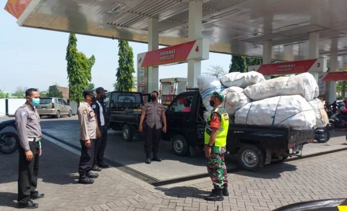Antisipasi Kenaikan Harga BBM, Polres Gresik Terjunkan Ratusan Personil