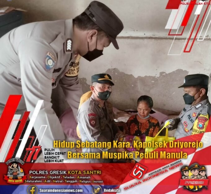 Hidup Sebatang Kara, Kapolsek Driyorejo Bersama Muspika Peduli Manula Bersama Muspika Peduli Manula