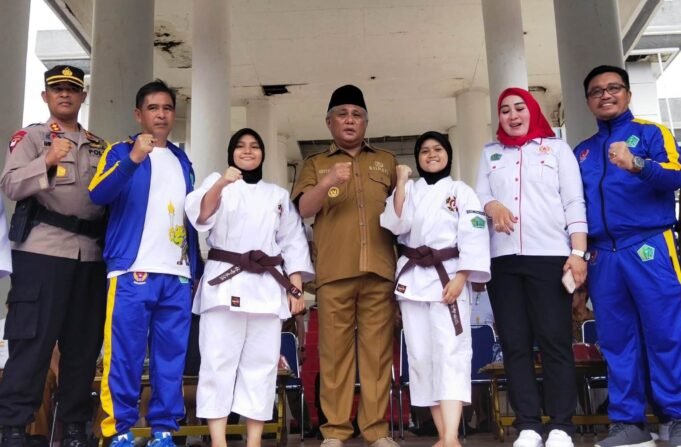 Lepas Kontingen Porprov Ke XIV, Bupati Konawe : Berjuang Semaksimal Mungkin Untuk Dapat Mengharumkan Nama Kabupaten Konawe