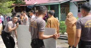 Kapolres Bengkalis Perbaiki Rumah Tidak Layak Huni Bagi Masyarakat yang Membutuhkan
