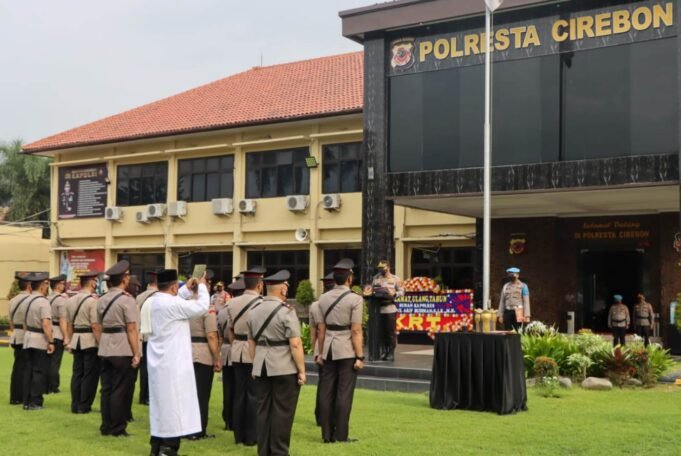 Kapolresta Cirebon Pimpin Sertijab Para Kasat dan Kapolsek Jajaran