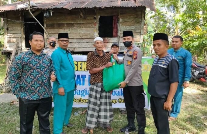 Peduli Warga Tak Mampu, Mahasiswa Ucapkan Terima Kasih Kepada Kapolsek Tambang