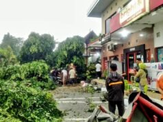 Hujan Angin Acak-acak Pemukiman Warga di Madiun
