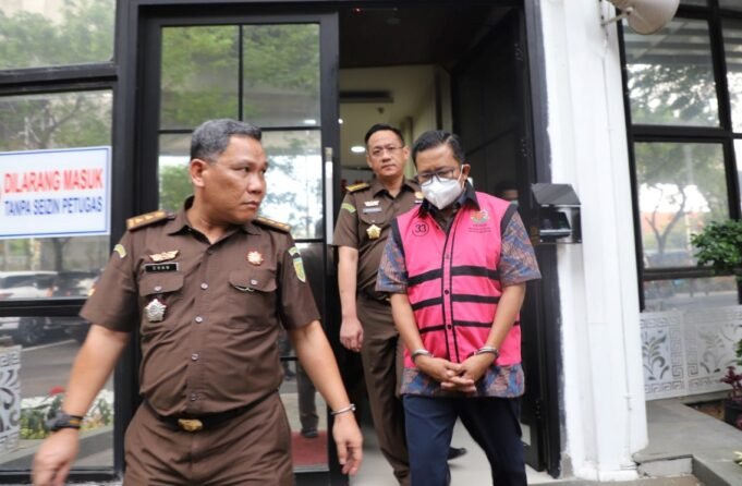 Kejaksaan Agung RI Lakukan Penahanan Terhadap 1 Orang Tersangka Pada Dugaan Korupsi PT Waskita Karya