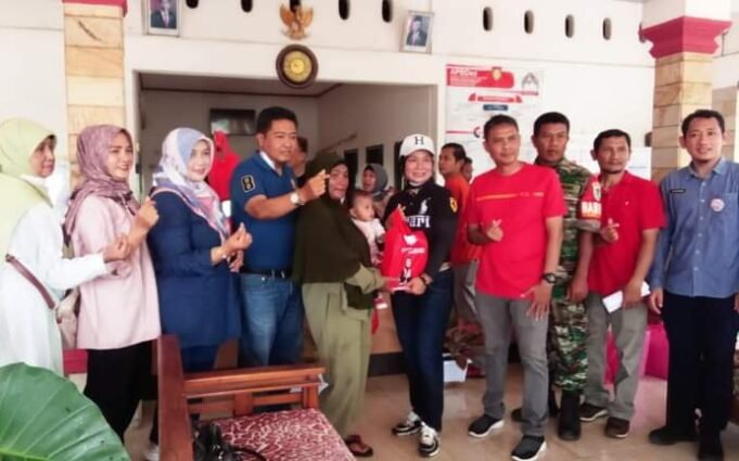 Dinas Kimrum Salurkan Makanan Tambahan Bergizi di Desa Cikedunglor Guna Turunkan Stunting