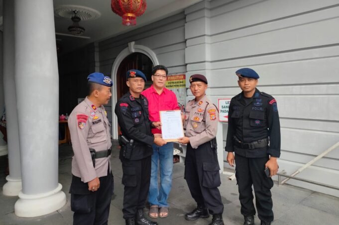 Amankan Imlek 2574, Brimob Polda Aceh Sterilisasi Vihara di Lhokseumawe