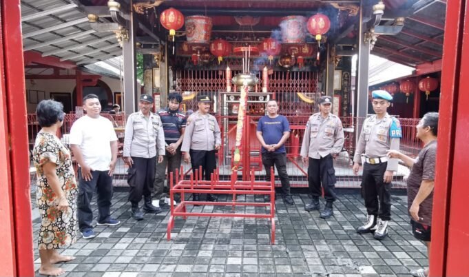 Polresta Cirebon Laksanakan Pengamanan Vihara/ Klenteng dalam Rangka Hari Raya Imlek 2574