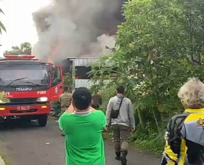 Mengawali Tahun Baru di Ponorogo, Rumah Musnah Diamuk Jago Merah