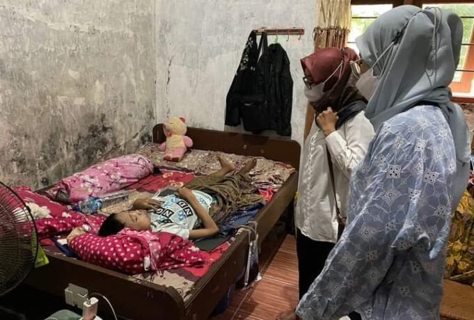 Tim Dokmaru Puskesmas Kandanghaur Sigap Layani Kesehatan Masyarakat