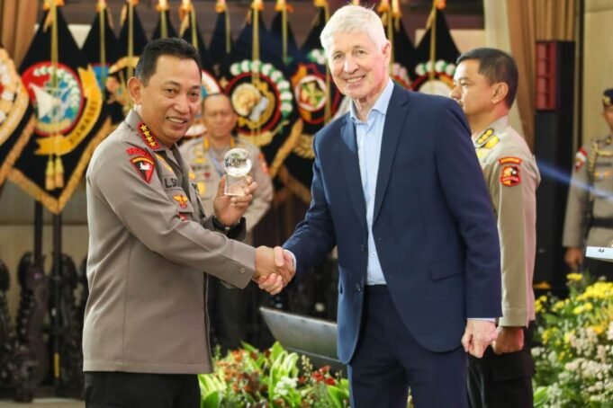 Datangkan Pengajar dari Inggris, Kapolri Komitmen Perbaiki Manajemen Kompetisi Sepak Bola