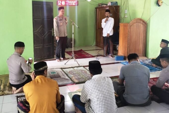 Jum’at Curhat, Kali ini Kapolres Konawe Sambangi Desa Waworaha