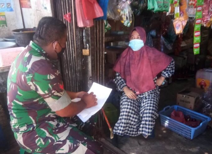 Antisipasi Jelang Bulan Suci Ramadhan, Babinsa Koramil 22/Blng Mangat Cek Harga Sembako