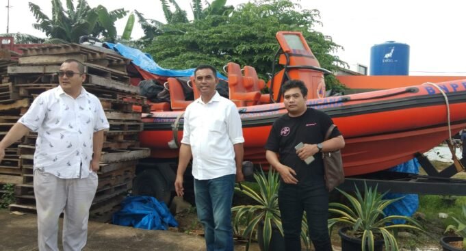 Lobi Bupati Halsel BPBD Halmahera Selatan Dapatkan Bantuan satu Unit Speed Operasional dari BNPB RI