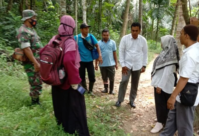 Babinsa Muara Dua Jalinsilahturahmi Dengan Warga Binaanya