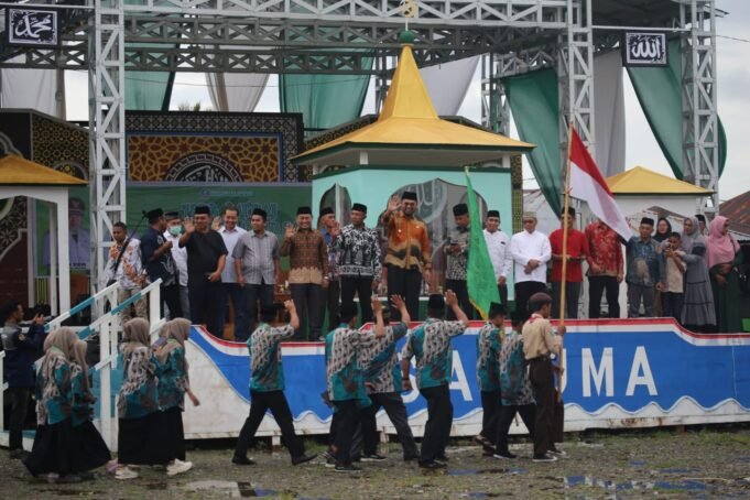 Pelepasan Tiga Puluh Kecamatan Kafilah STQH XXVII, Wakil Bupati Berharap Kedepan Peserta Mampu Mengangkat Marwah Daerah