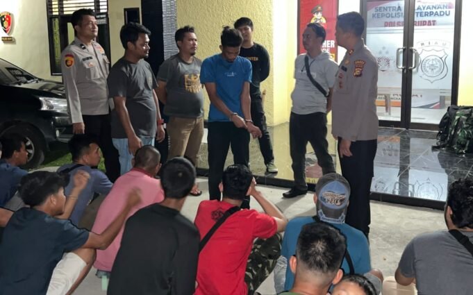 Polsek Rupat Amankan Tekong Serta 21 Orang PMI di Pantai Makeruh