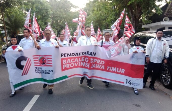 Aria Duta Sekjen dan Novaldan Bendum Relawan Erick Thohir Maju Bacaleg Partai PKN untuk DPRD Jawa Timur