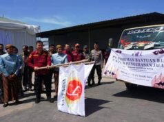 Pemkab Indramayu dan CV Sandy Jaya Panen Padi Raya Bersama Dilanjutkan Pengerasan Jalan Usaha Tani