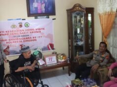Bakti Kesehatan Dalam Rangka Hari Bhayangkara, Kapolresta Cirebon Jenguk Para Anggota yang Sakit