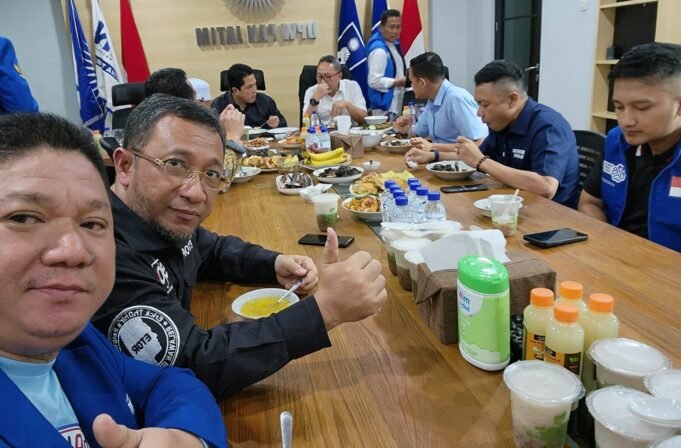 Edy Torana Ketum Relawan Erick Thohir Jadi Saksi Kemesraan PAN dan Erick Thohir di Rumah PAN Jatim