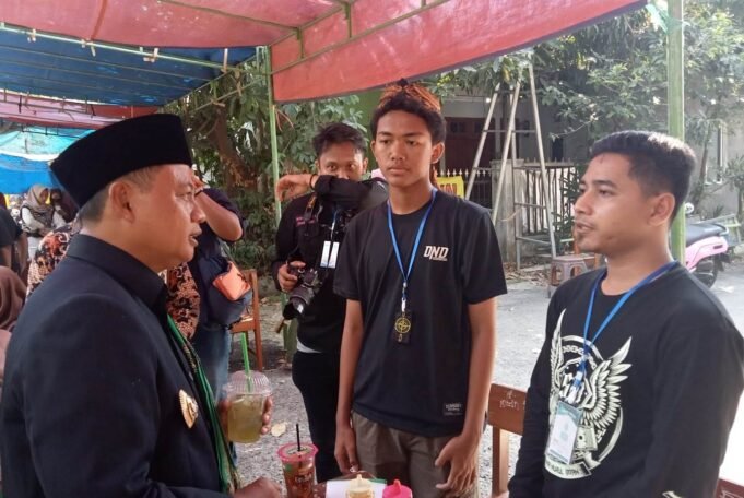 Kang UU Wagub Jabar Mengapresiasi UMKM yang di Kelola Oleh Generasi Muda di BTN Kedungbunder Indah Gempol